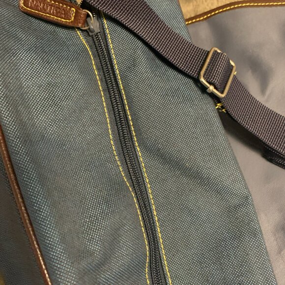 Large Gym Bag for Men Sports Duffle Bag Lightweight - Picture 4 of 4